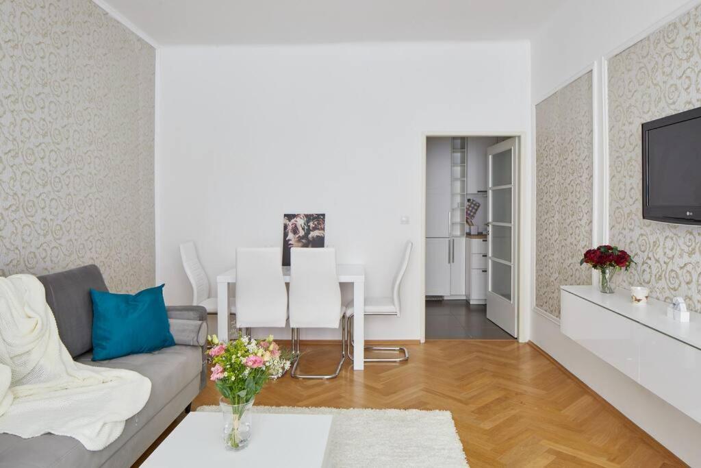 Gentle And Cozy Apartment Right At The Center Prague Exterior photo